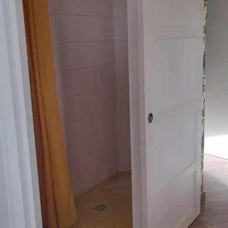 Avec Jardin A Jean D'illac سان جون ديلاك