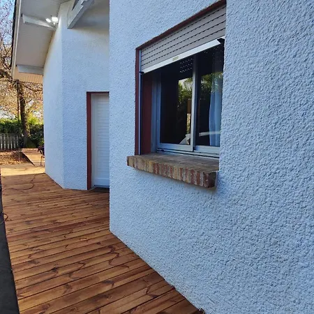 Avec Jardin A Jean D'illac سان جون ديلاك