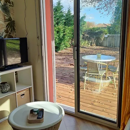 Apartment Avec Jardin A Jean D'illac *