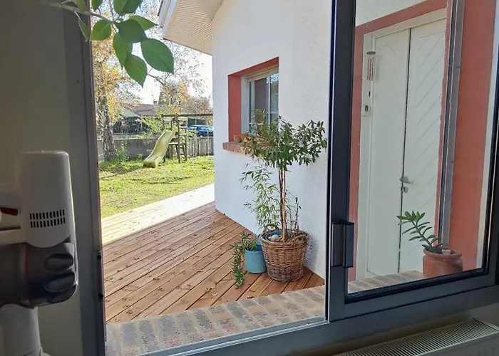 Avec Jardin A Jean D'illac *